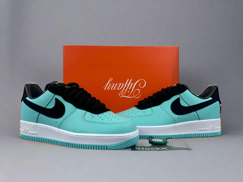 Tiffany & Co. x Nike Air Force 1 Low (Friends And Familiy)